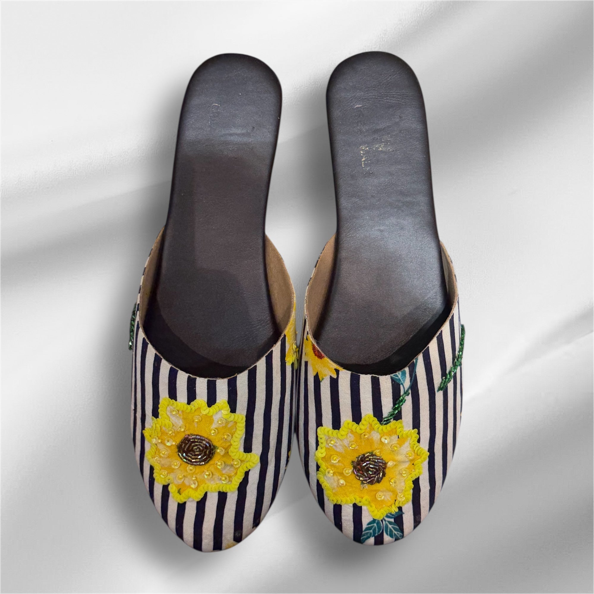 Hand embroidered Half shoes