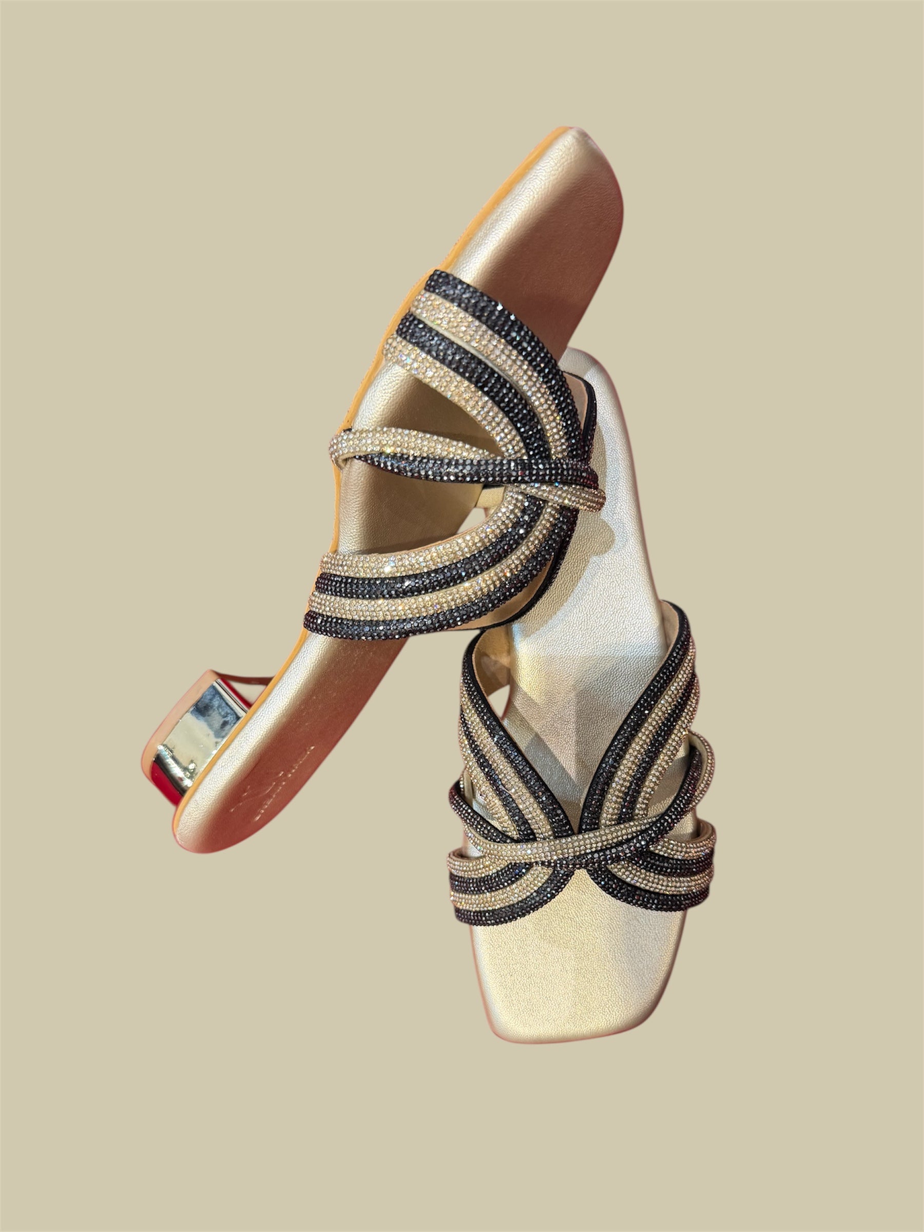 Black & Gold Twisted Heel